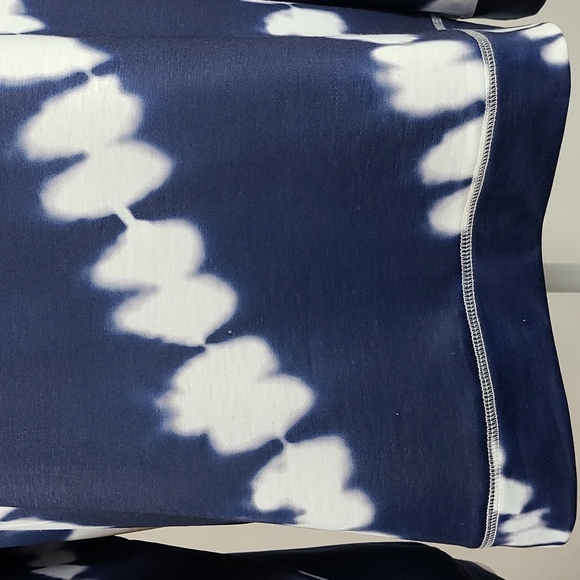 Pretty Garden Sweatshirt - Picture 5 of 14